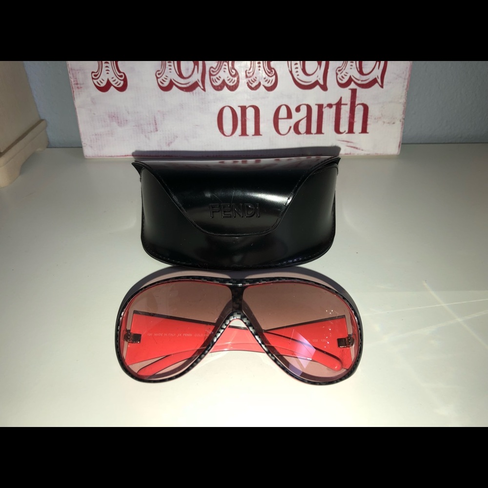 Fendi authentic polarized snow glasses.